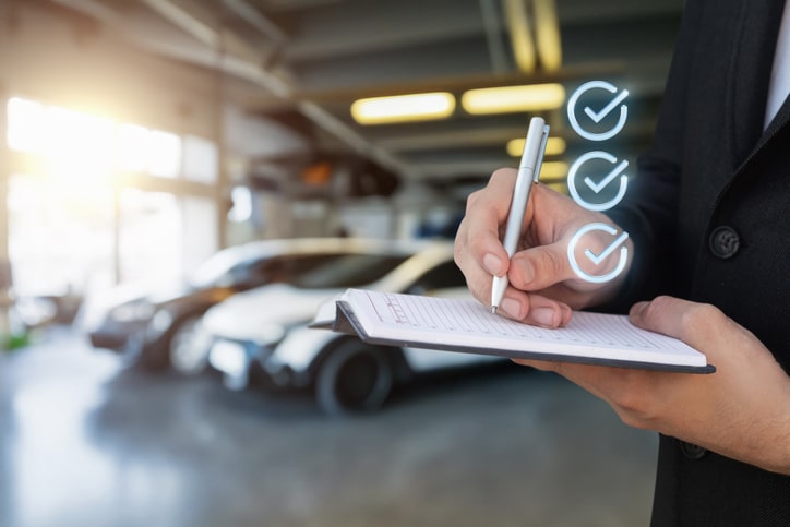 Deal with Insurance Companies After a Car Crash